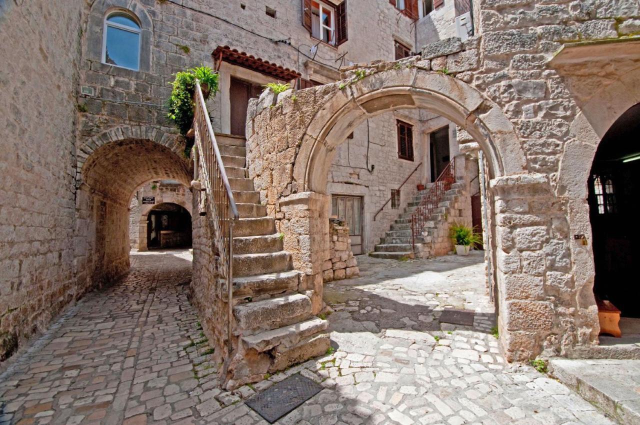 Smuketa In Trogir Haus Fuer 4 Personen Villa Dış mekan fotoğraf