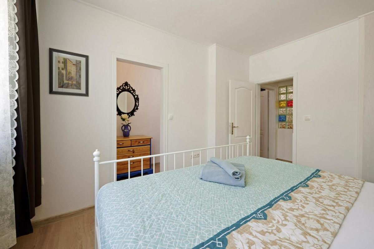 Smuketa In Trogir Haus Fuer 4 Personen Villa Dış mekan fotoğraf